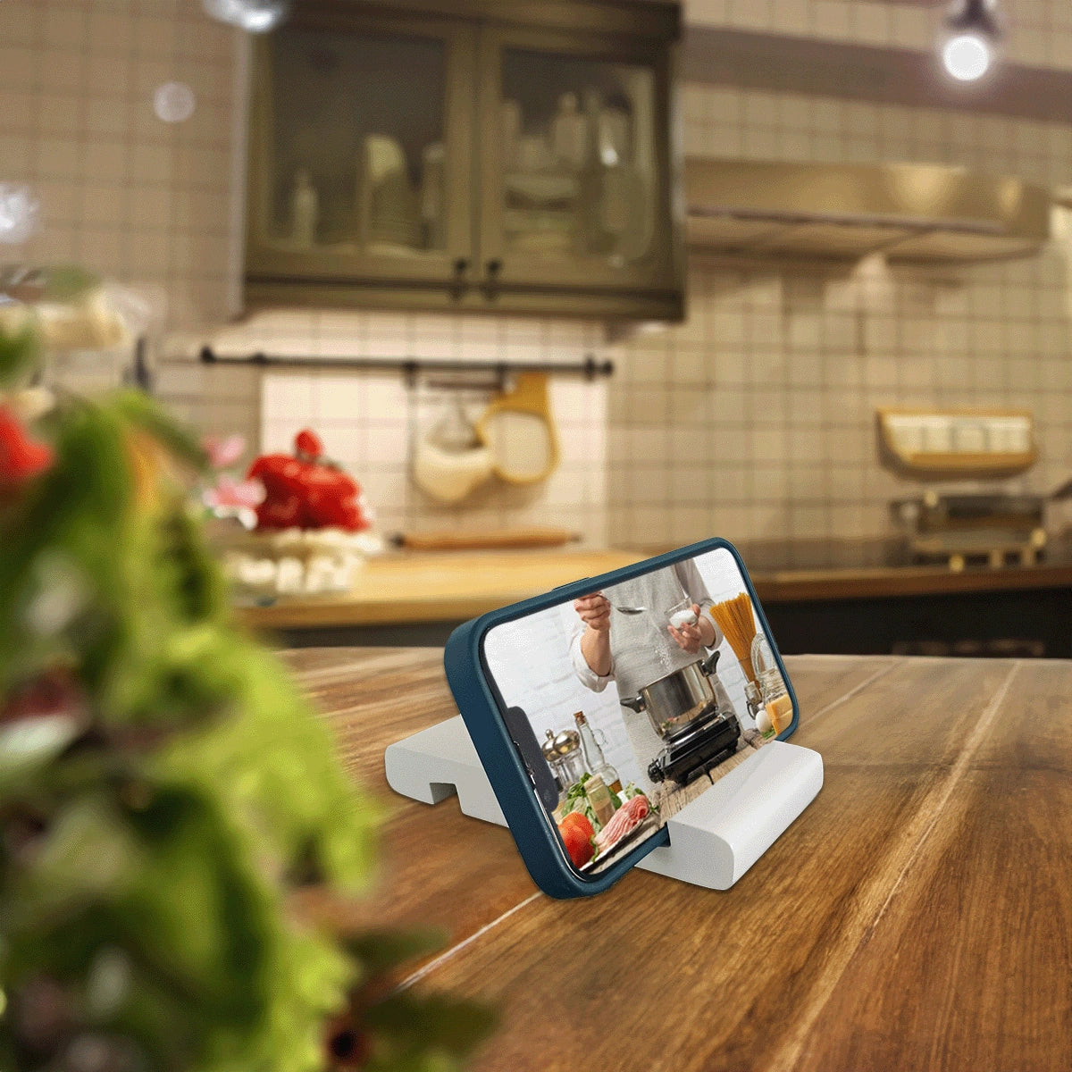 Eggshell Colorful Handcrafted Wooden Desktop Mobile Stands