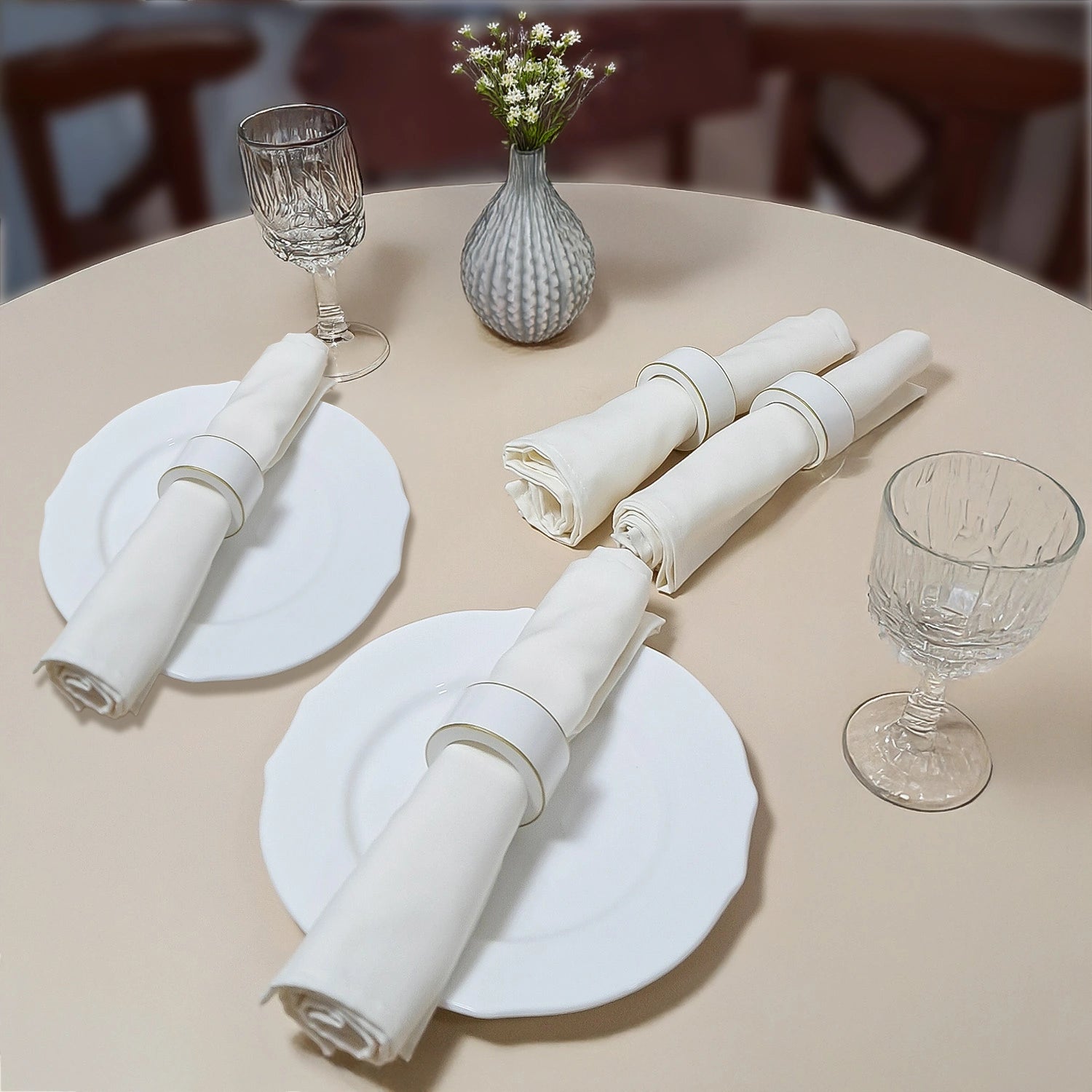 Eggshell Handcrafted Solid Color Napkin Rings & Cloth Napkins Combo Set