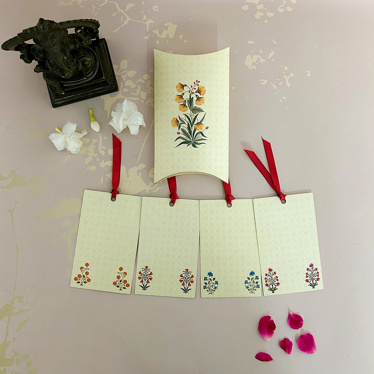 Mughal Flowers Gift Tags in a Pillow Pack