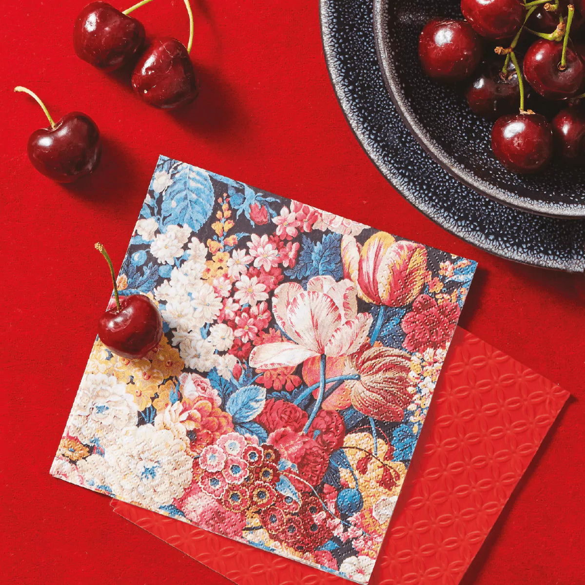 Roses on Velvet Paper Napkins | PAW SDL90200